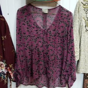 Pins & Needles Small Sheer Button Utility sleeve